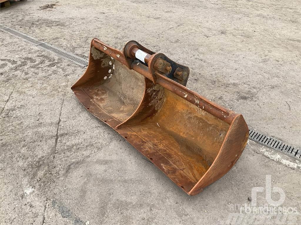 Strickland 1490 mm Cleanup Buckets