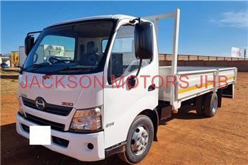 Hino 300, 915, FITTED WITH DROPSIDE BODY