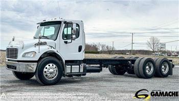 Freightliner M2106 DAY CAB