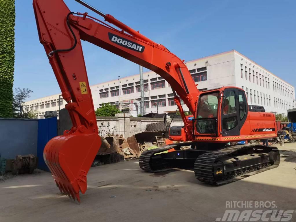 Doosan DX300 Crawler excavators