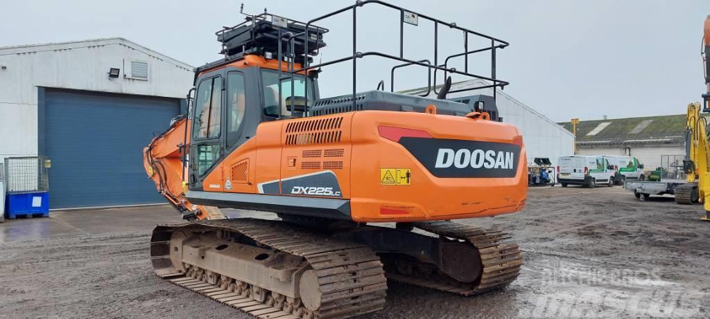Doosan DX225LC-5 Crawler excavators