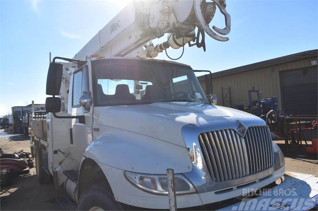 Altec D2045TR Mobile drill rig trucks