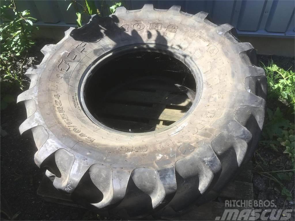Firestone 540/65R24 Tyres, wheels and rims