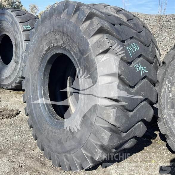Deestone 23.5X25 Tyres, wheels and rims