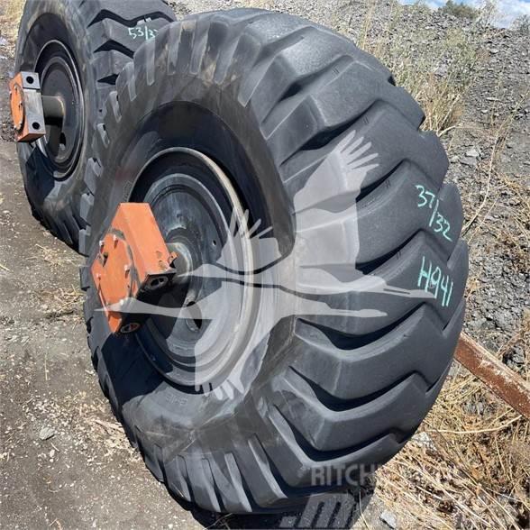 Toyo 24.00X29 Tyres, wheels and rims
