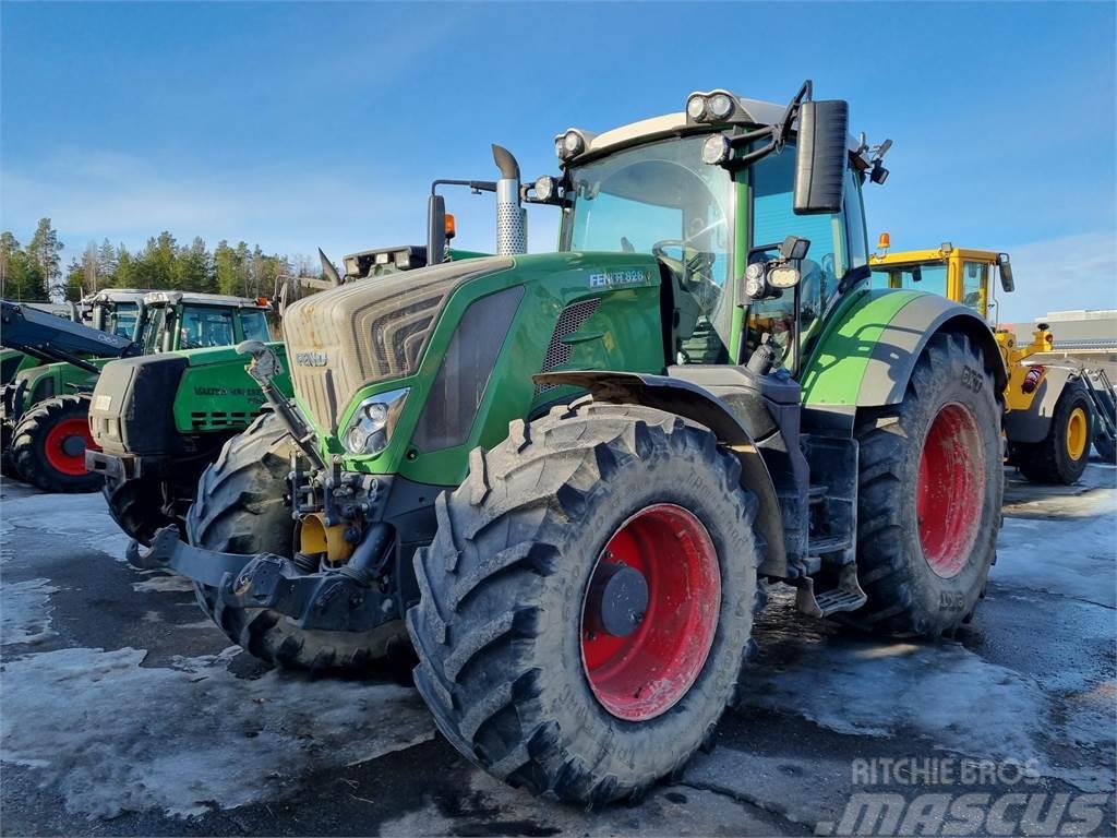 Fendt 828 VARIO S4 Tractors