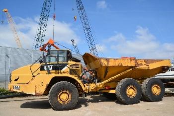 CAT 735