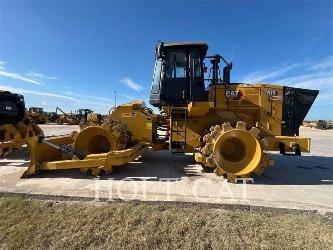 CAT 815