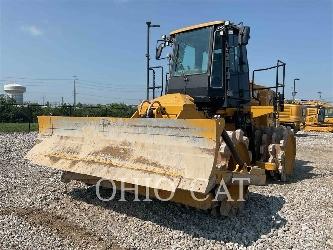 CAT 815