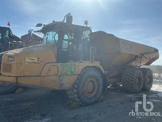 CAT 735