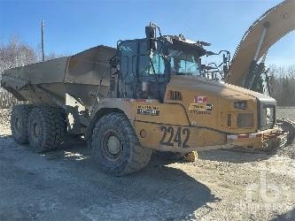 CAT 735