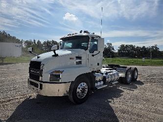 Mack AN64T