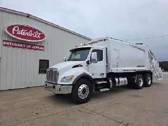 Peterbilt 548