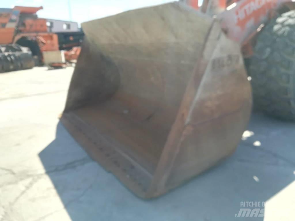 Hitachi ZW 370-6 Iekrāvēji uz riteņiem