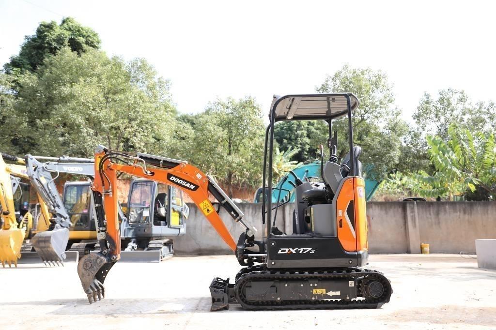 Doosan DX 17 Kāpurķēžu ekskavatori