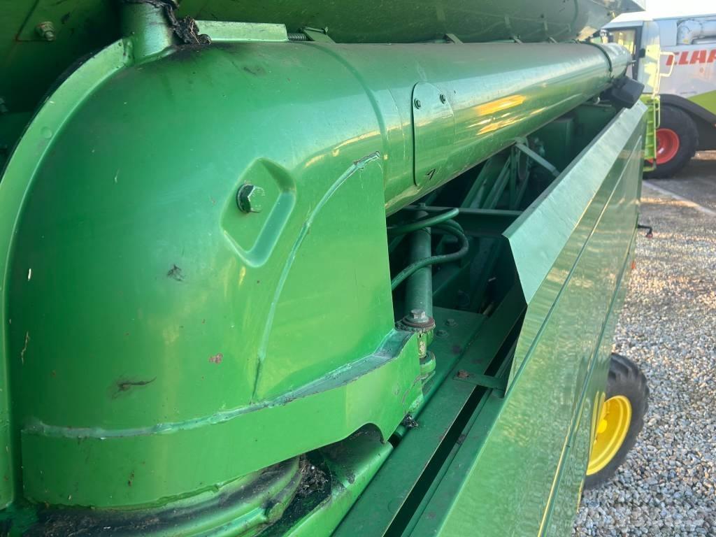 John Deere 2054 Ražas novākšanas kombaini