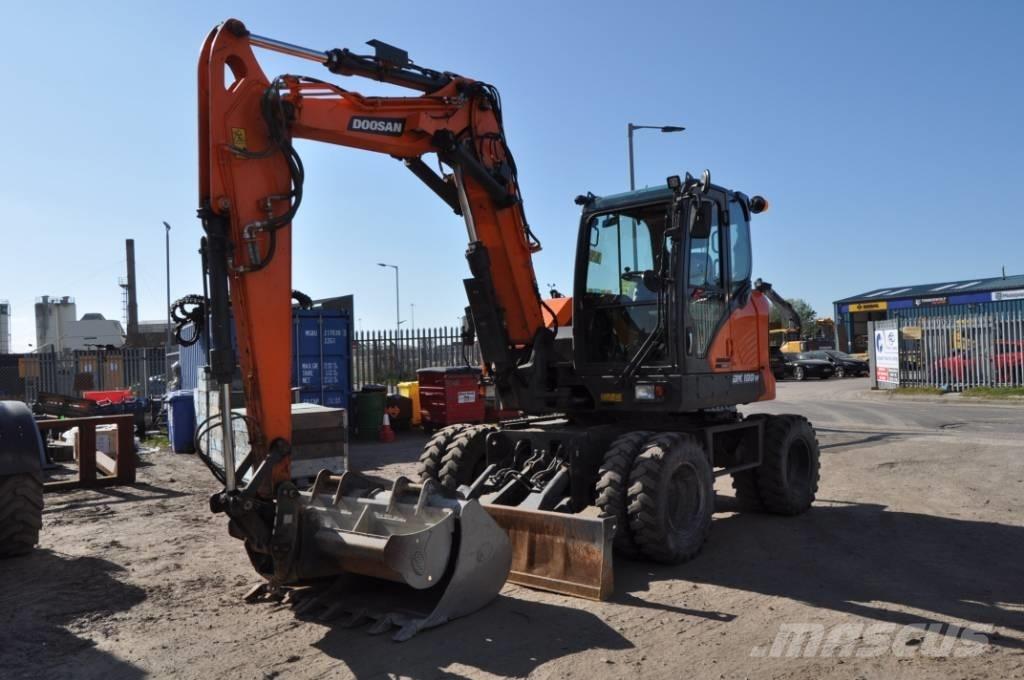 Doosan DX 100-7 Ekskavatori uz riteņiem