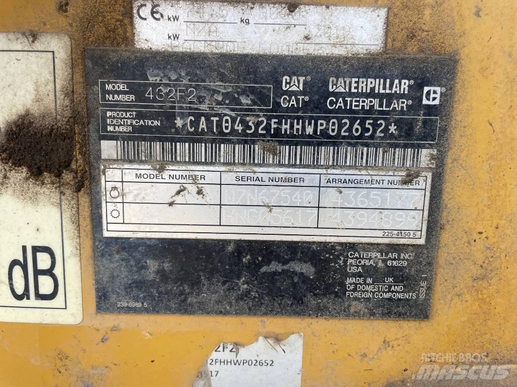 CAT 432 Ekskavatori-iekrāvēji
