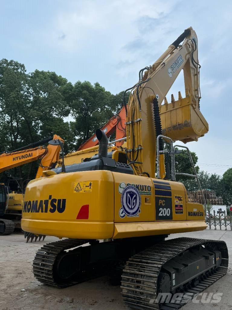 Komatsu PC 200-8 Vidēja lieluma ekskavatori 7 t - 12 t