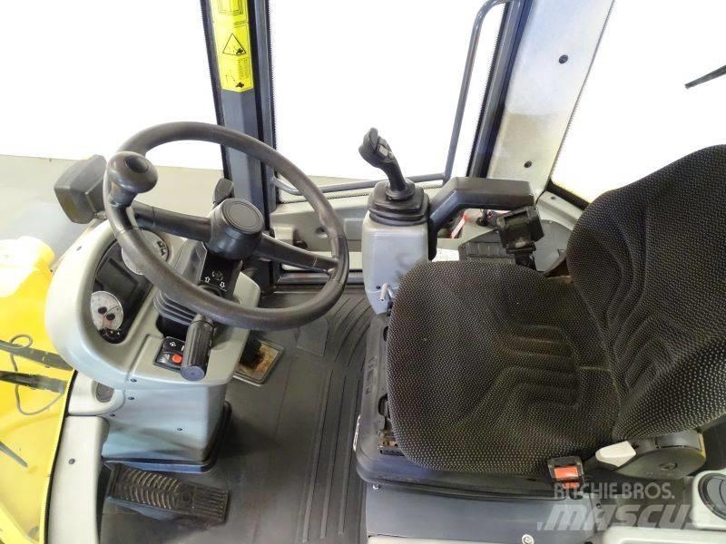 Yanmar V80 Iekrāvēji uz riteņiem