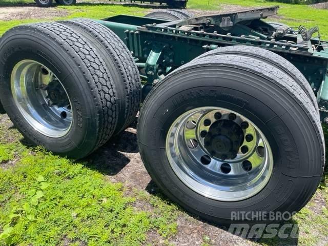 Mack CXU613 Pinnacle Vilcēji