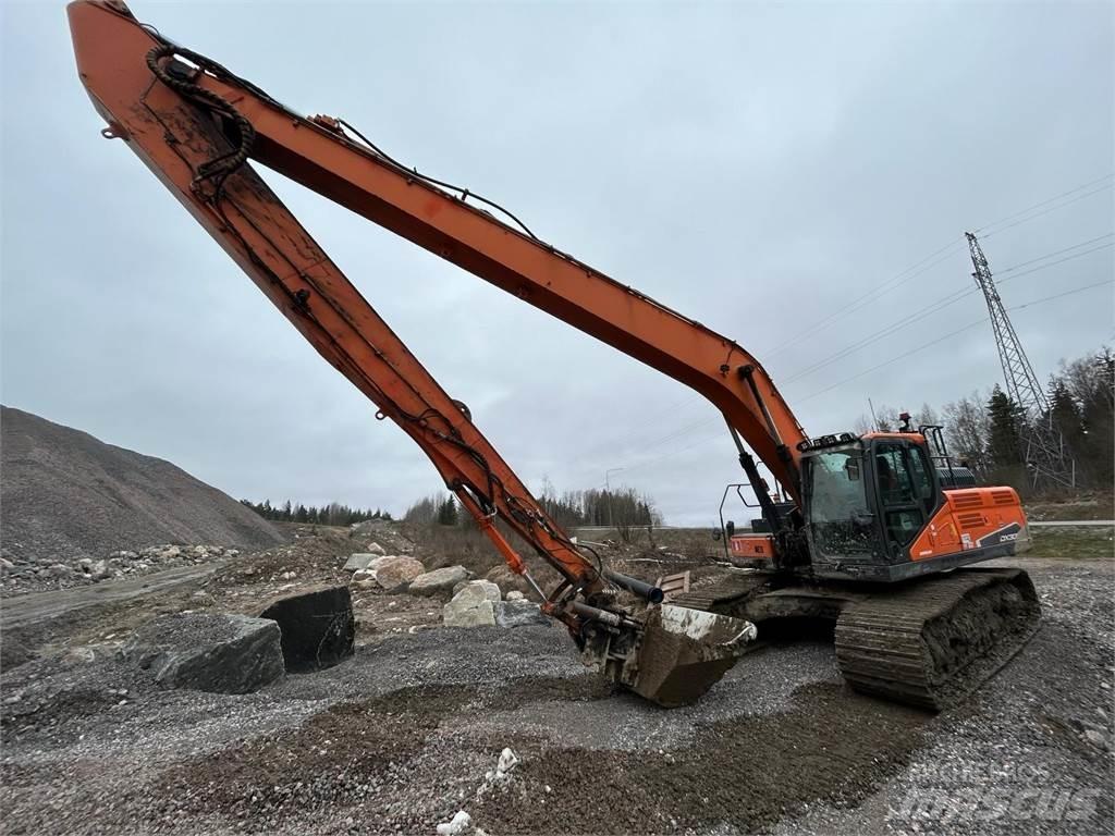 Doosan DX 300LC-5 Ekskavatori tālās sniedzamības darbiem