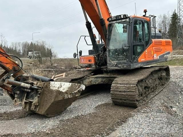 Doosan DX 300LC-5 Ekskavatori tālās sniedzamības darbiem