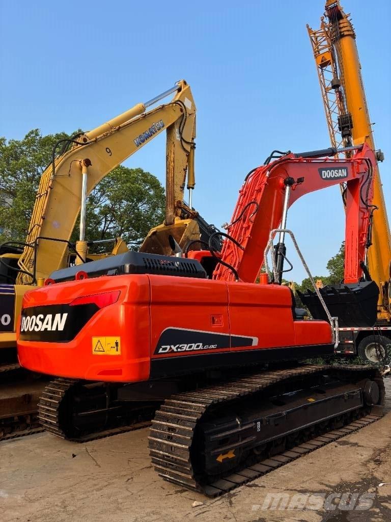 Doosan DX300LC-9C Kāpurķēžu ekskavatori