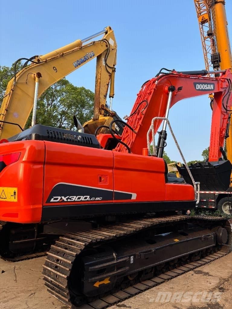 Doosan DX300LC-9C Kāpurķēžu ekskavatori