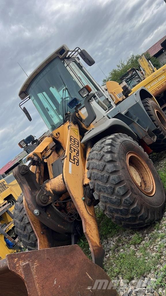 Liebherr L 538 Strēles un kausi