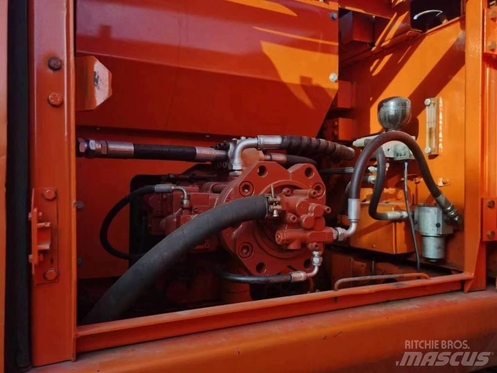 Doosan DH 220 Kāpurķēžu ekskavatori