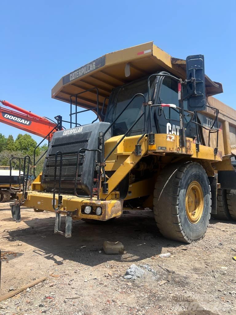 CAT 773F Karjeras kravas automašīnas