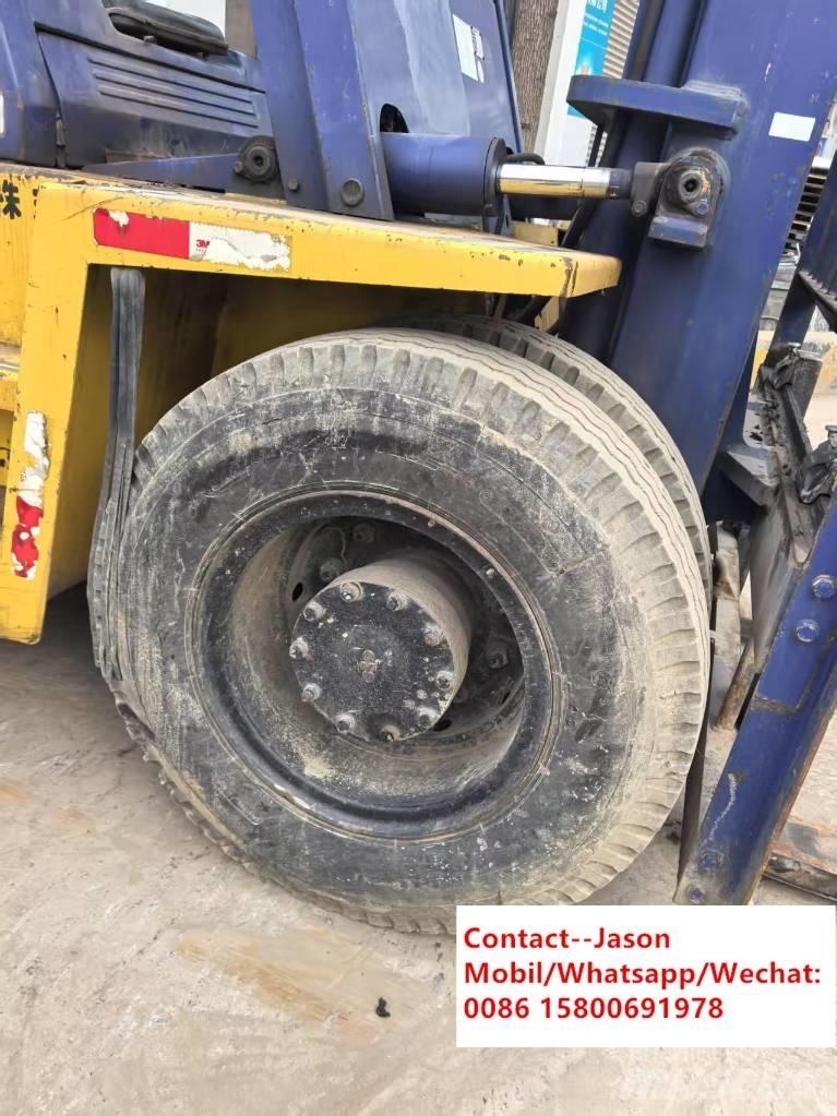 Komatsu FD 100-7 Tehnika ar dīzeļa dzinēju