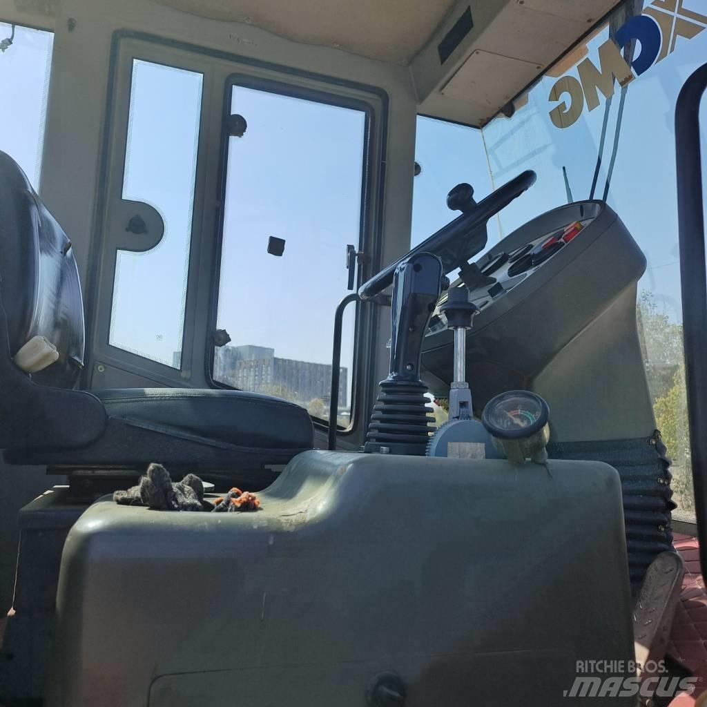 XCMG XS203J Vienvalča grunts veltņi
