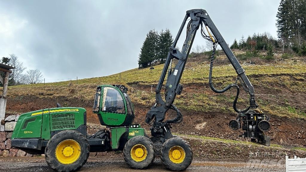 John Deere 1270 E Harvesteri