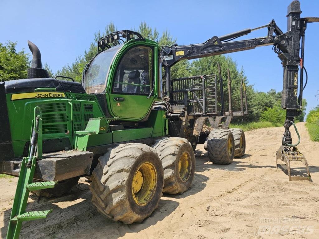 John Deere 1210 G Harvesteri