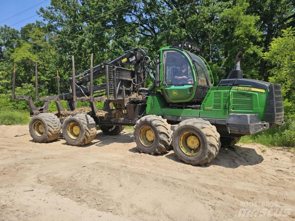 John Deere 1210 G Harvesteri