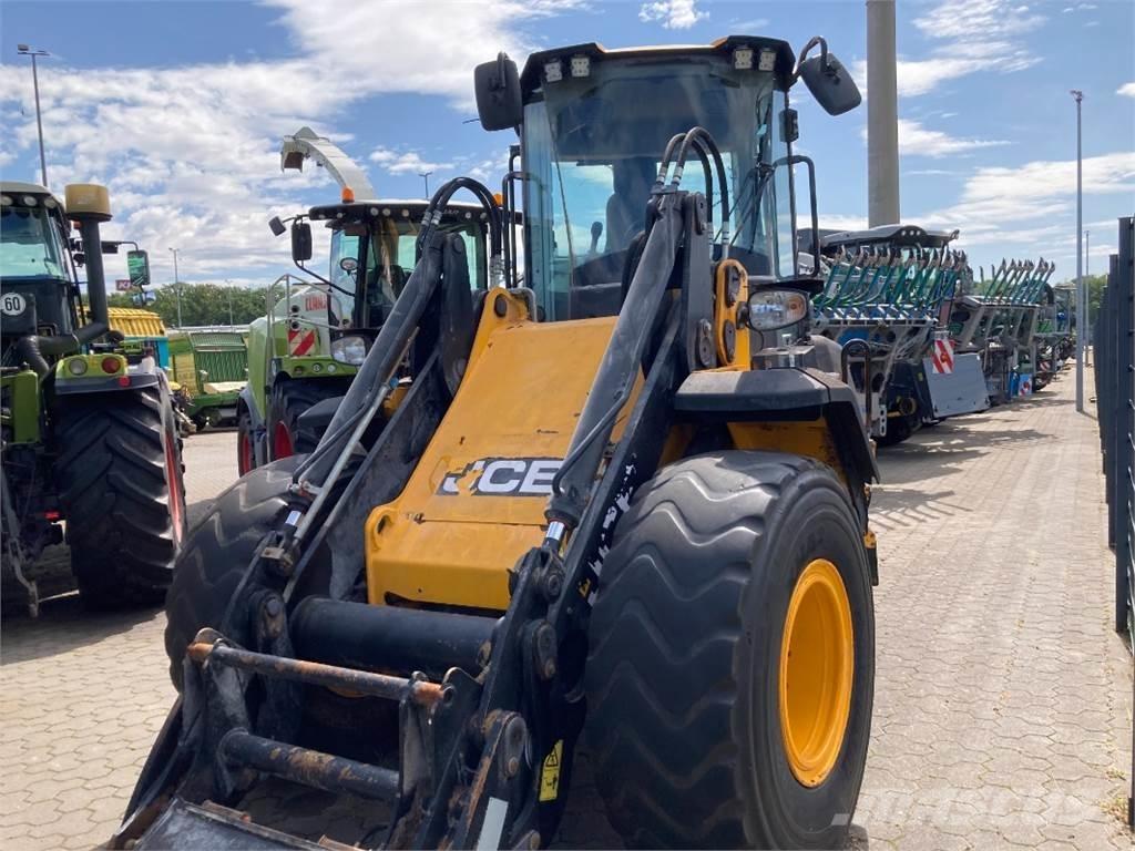 JCB 427 HT Iekrāvēji uz riteņiem