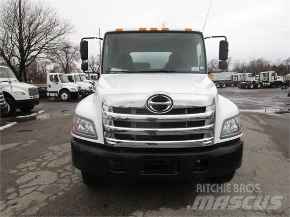 Hino 338 Kombinētās vakumsūkņa mašīnas