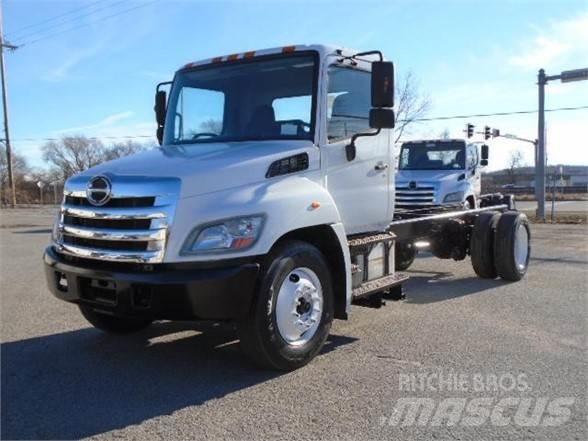 Hino 338 Šasija ar kabīni