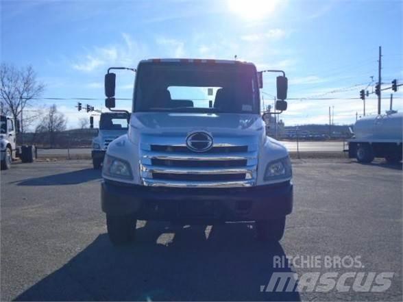 Hino 338 Šasija ar kabīni