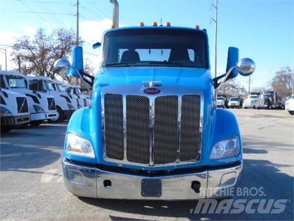 Peterbilt 579 Vilcēji