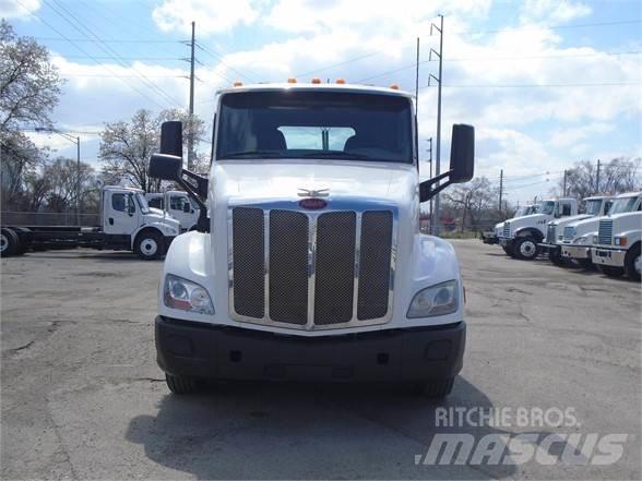 Peterbilt 579 Vilcēji