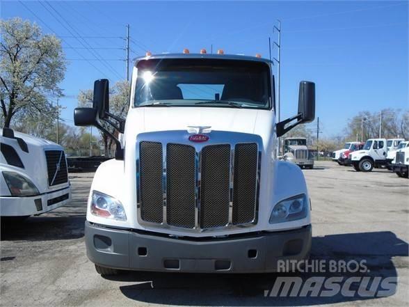 Peterbilt 579 Vilcēji