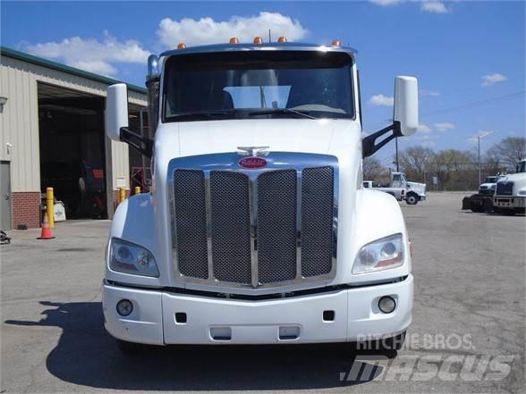 Peterbilt 579 Vilcēji