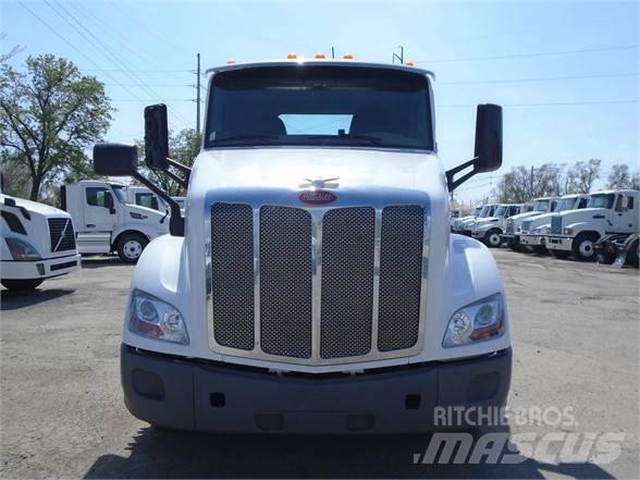Peterbilt 579 Vilcēji