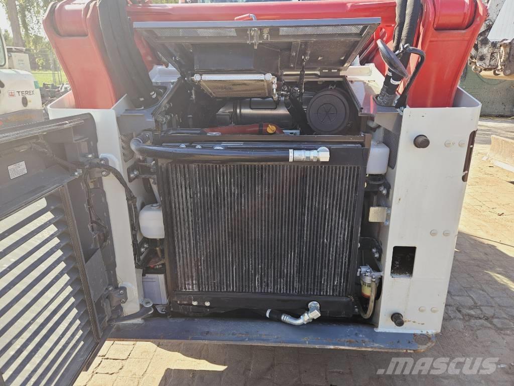 Takeuchi TL12 Kāpurķēžu iekrāvēji