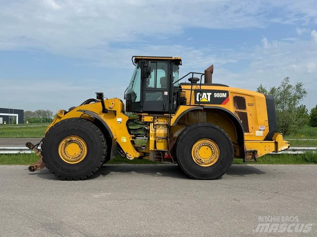 CAT 980M Iekrāvēji uz riteņiem