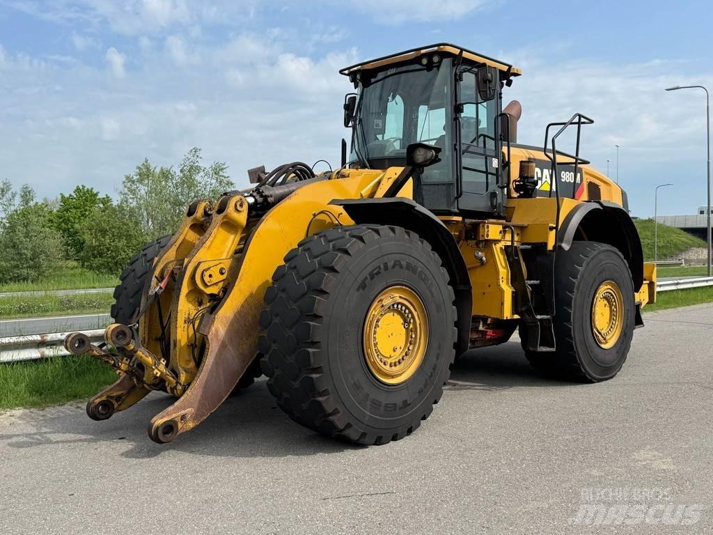 CAT 980M Iekrāvēji uz riteņiem
