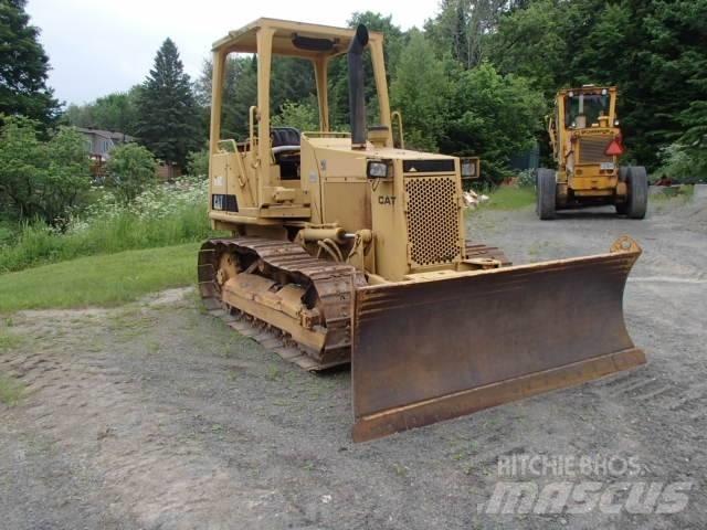 CAT D 3 C Kāpurķēžu buldozeri